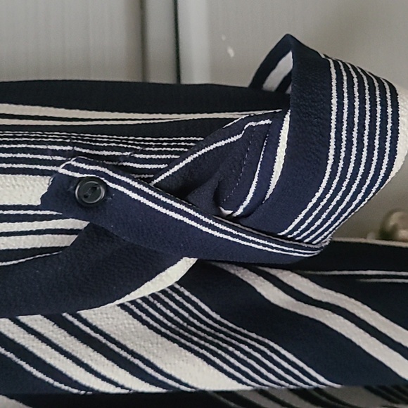 New Directions Navy Blouse - Picture 4 of 4